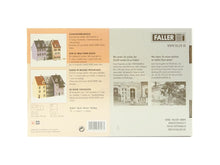 Laden Sie das Bild in den Galerie-Viewer, Modellbahn Bausatz Kleinstadthäuserzeile, Faller H0 130707 neu, OVP