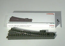 Laden Sie das Bild in den Galerie-Viewer, Märklin H0 24612, eine C Gleis Weiche rechts, neu, OVP