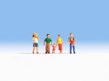 Laden Sie das Bild in den Galerie-Viewer, Modellbau Figuren Eltern & Kinder, Noch H0 15592 neu, OVP