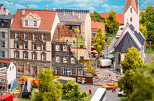 Laden Sie das Bild in den Galerie-Viewer, Modellbau Bausatz Abbruchhaus, Faller N 232396 neu OVP