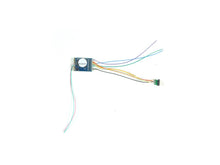 Laden Sie das Bild in den Galerie-Viewer, Decoder LokPilot 5 DCC, 6 pin NEM651, ESU H0 59626 neu, OVP