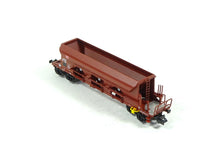 Laden Sie das Bild in den Galerie-Viewer, Schotterwagen Facns 133 DB Cargo, NME N 202505 neu OVP