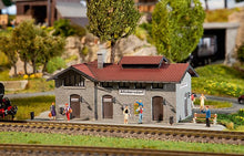 Laden Sie das Bild in den Galerie-Viewer, Modellbahn Bausatz Haltepunkt Altoberndorf, Faller H0 110088 neu OVP