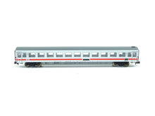 Laden Sie das Bild in den Galerie-Viewer, Schnellzug Personenwagen IC DB, aus Minitrix N 11150 neu
