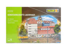 Laden Sie das Bild in den Galerie-Viewer, Modellbau Bausatz Genossenschafts-Lagerhaus, Faller N 222223 neu