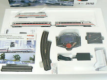 Laden Sie das Bild in den Galerie-Viewer, Märklin H0 29792, Startpackung ICE + 60657, digital mfx sound, C Gleis, neu