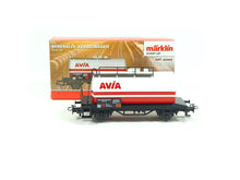 Laden Sie das Bild in den Galerie-Viewer, Kesselwagen Start up Mineralölwagen AVIA, Märklin H0 44404 neu, OVP
