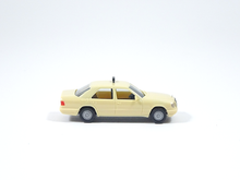 Laden Sie das Bild in den Galerie-Viewer, Herpa 094184, MB E-Klasse W124 Taxi (Basic), 1:87, neu, OVP
