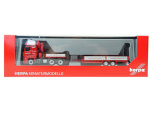 Laden Sie das Bild in den Galerie-Viewer, Tieflade Anhänger MB Arocs mit Ladekran, Ballastpritsche Scholpp, Herpa H0 313322 neu