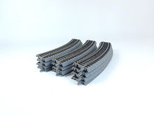 Laden Sie das Bild in den Galerie-Viewer, A Gleis Gleise mit Bettung gebogen R2, 422 mm, 12 Stück Piko H0 55412 neu