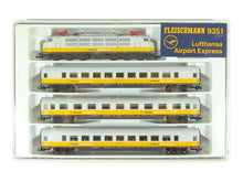 Laden Sie das Bild in den Galerie-Viewer, Zug-Set ´Lufthansa Airport Express´ (Set I), Fleischmann N 9351 OVP