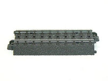 Laden Sie das Bild in den Galerie-Viewer, C Gleis Gleise gerade 77,5 mm, 10 x Märklin H0 24077 neu OVP