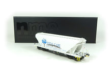 Laden Sie das Bild in den Galerie-Viewer, Güterwagen Getreidesilowagen Uagpps 80m³ Total Care weiß, NME H0 513656 AC neu OVP
