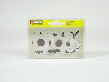 Laden Sie das Bild in den Galerie-Viewer, Modellbahn Figuren 12 Vögel und 3 Nester, Noch H0 15775 neu, OVP