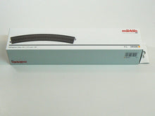Laden Sie das Bild in den Galerie-Viewer, C-Gleis Gleise gebogen x 6, R 3, Märklin H0 24330 neu, OVP