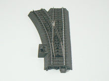 Laden Sie das Bild in den Galerie-Viewer, C–Gleis Weiche links , Märklin H0 24611, neu