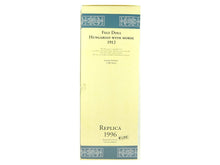 Laden Sie das Bild in den Galerie-Viewer, Steiff Replika Filzpuppe Ungar mit Pferd 1912 Sammlerstück 411984 OVP