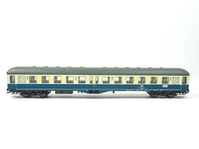 Laden Sie das Bild in den Galerie-Viewer, Personenwagen 2. Klasse, DB, Märklin H0 43165 neu, OVP