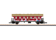 Laden Sie das Bild in den Galerie-Viewer, Märklin Z Weihnachtswagen 2025 &quot;Donnerbüchse&quot; 3. Kl 80635 neu OVP
