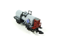 Laden Sie das Bild in den Galerie-Viewer, Märklin Z Kesselwagen Aral mit Bremserhaus DB 82304 OVP
