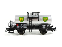 Laden Sie das Bild in den Galerie-Viewer, Märklin H0 Kesselwagen British Petroleum (BP) DSB 46486 neu OVP
