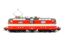 Laden Sie das Bild in den Galerie-Viewer, Märklin H0 Elektrolokomotive Re 4/4 II, 1. Bauserie SBB mfx+ sound 38420 neu OVP
