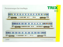 Laden Sie das Bild in den Galerie-Viewer, Personenwagen-Set InterRegio DB 3-teilig, Trix H0 23200 neu OVP
