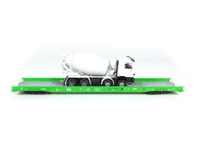 Laden Sie das Bild in den Galerie-Viewer, Märklin H0 Niederflurwagen Saadkms BUG mit Fahrmischer 47402 neu OVP
