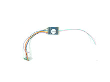 Laden Sie das Bild in den Galerie-Viewer, ESU H0 digital Decoder LokPilot 5 DCC MM SX M4 NEM 652 8 pin 59610 neu OVP
