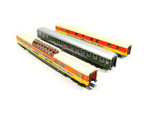 Laden Sie das Bild in den Galerie-Viewer, ACME H0 Personenwagen-Set 3-tlg Apfelpfeil Set 3 55235 OVP
