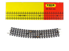 Laden Sie das Bild in den Galerie-Viewer, Trix Express H0 10x Trenngleis R2 24° 53 4386 00 OVP
