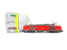 Laden Sie das Bild in den Galerie-Viewer, Trix H0 Zweikraftlokomotive BR 249 (Vectron Dual Mode light) DB Cargo AG DCC mfx+ sound 25299 neu OVP
