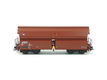 Laden Sie das Bild in den Galerie-Viewer, Güterwagen Schwenkdachwagen Display Tals DB 24 Stück, Märklin H0 00730 neu OVP

