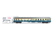 Laden Sie das Bild in den Galerie-Viewer, Märklin H0 Eilzugwagen Mitteleinstiegswagen DB beleuchtet 1./2. Kl. 43127 neu OVP
