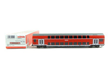 Laden Sie das Bild in den Galerie-Viewer, Märklin H0 Doppelstock-Nahverkehrswagen Bauart 2. Kl DB AG 40401 neu
