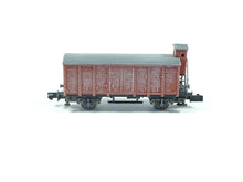 Laden Sie das Bild in den Galerie-Viewer, Arnold N Güterwagen Verschlagwagen mit Bremserhaus DB braun 0428 OVP

