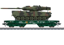 Laden Sie das Bild in den Galerie-Viewer, Märklin H0 Schwerlast-Flachwagen Rlmmps Leopard 2A6 Bundeswehr 48871 neu OVP
