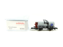 Laden Sie das Bild in den Galerie-Viewer, Märklin Z Kesselwagen Aral mit Bremserhaus DB 82304 OVP
