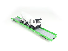 Laden Sie das Bild in den Galerie-Viewer, Märklin H0 Niederflurwagen Saadkms BUG mit Fahrmischer 47402 neu OVP
