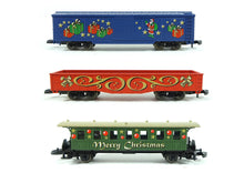Laden Sie das Bild in den Galerie-Viewer, Märklin Z Weihnachts Startpackung Dampfgüterzug mit Gleis 81845 neu OVP
