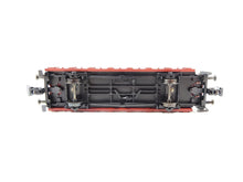 Laden Sie das Bild in den Galerie-Viewer, Trix Express H0 Rungenwagen mit Schuco-Silberpfeile 33879 OVP
