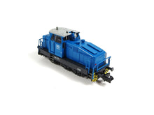 Laden Sie das Bild in den Galerie-Viewer, NME N Rangierdiesellok DHG 500 C „RAG“ DCC blau 123301 neu OVP
