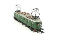 Laden Sie das Bild in den Galerie-Viewer, Märklin H0 Elektrolokomotive BR 1118 ÖBB grün 3369 OVP

