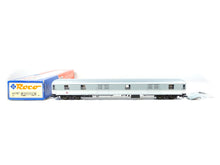 Laden Sie das Bild in den Galerie-Viewer, Roco H0 Schnellzug-Gepäckwagen DB lichtgrau 44787 OVP
