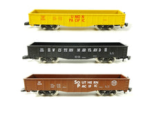 Laden Sie das Bild in den Galerie-Viewer, Märklin Z USA-Güterwagen-Set 3-teilig MHI 8206 OVP
