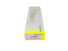 Laden Sie das Bild in den Galerie-Viewer, Minitrix N Rechts-Weiche 15° m Betonschwellen Radius 112,6 mm 14539 neu OVP
