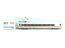 Laden Sie das Bild in den Galerie-Viewer, Märklin H0 Personenwagen Mittelwagen zum Modell des ICE 3 43707 OVP
