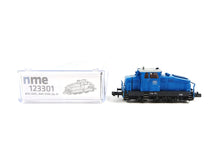 Laden Sie das Bild in den Galerie-Viewer, NME N Rangierdiesellok DHG 500 C „RAG“ DCC blau 123301 neu OVP

