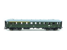 Laden Sie das Bild in den Galerie-Viewer, Fleischmann H0 Eilzugwagen 1/2. Kl AB4ümpe DB, 5797 AC OVP - Bastler
