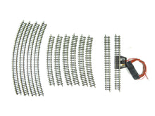 Laden Sie das Bild in den Galerie-Viewer, Märklin Z Weihnachts Startpackung Dampfgüterzug mit Gleis 81845 neu OVP
